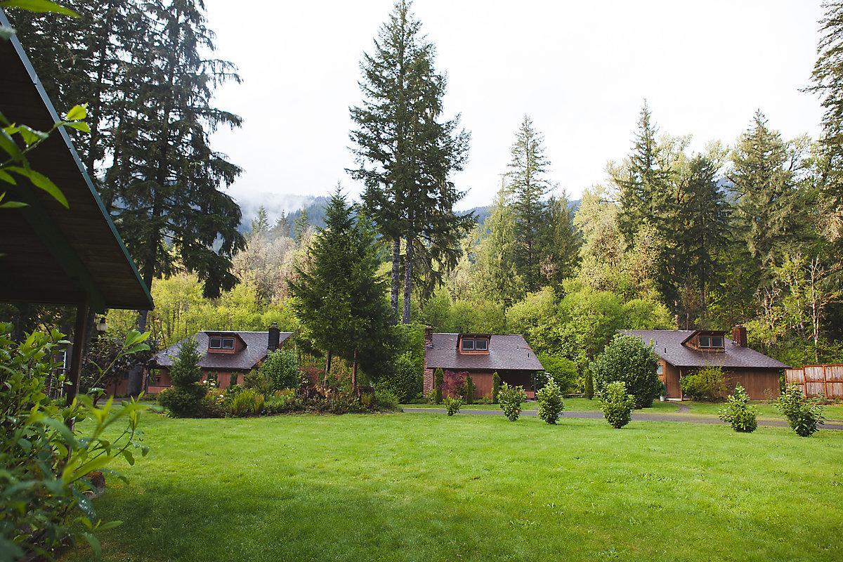 Loloma Lodge And Cabins McKenzie Bridge Экстерьер фото